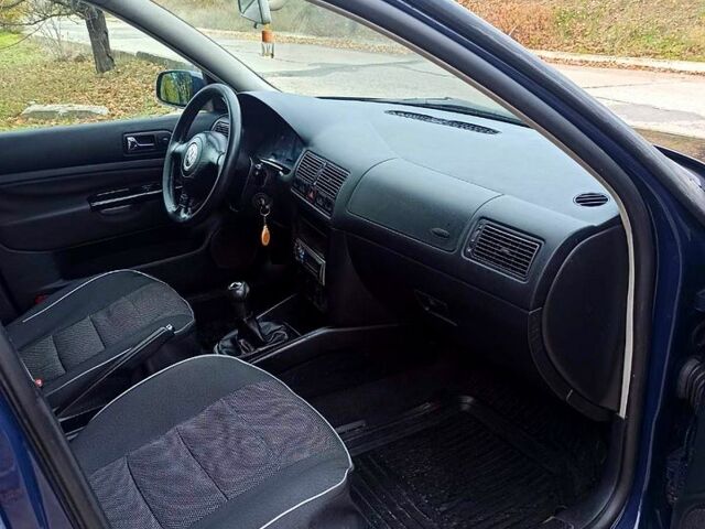 Синий Фольксваген Гольф, объемом двигателя 1.9 л и пробегом 210 тыс. км за 4499 $, фото 6 на Automoto.ua