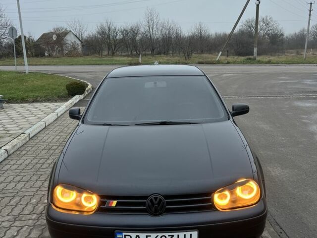 Синий Фольксваген Гольф, объемом двигателя 2 л и пробегом 286 тыс. км за 4450 $, фото 3 на Automoto.ua