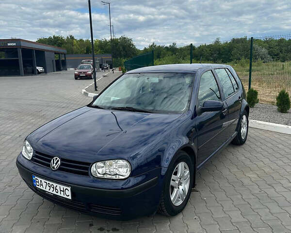 Синий Фольксваген Гольф, объемом двигателя 1.39 л и пробегом 242 тыс. км за 4200 $, фото 1 на Automoto.ua