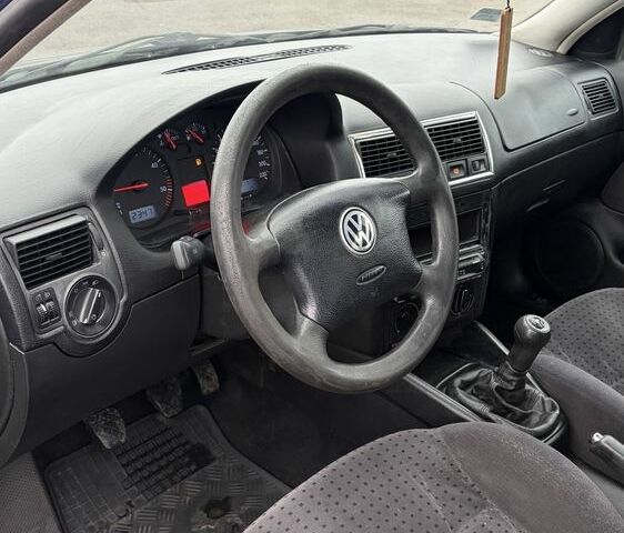 Синий Фольксваген Гольф, объемом двигателя 1.9 л и пробегом 300 тыс. км за 1900 $, фото 12 на Automoto.ua