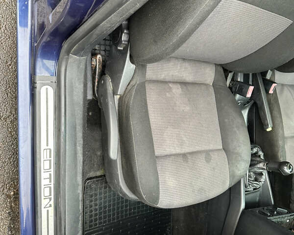 Синий Фольксваген Гольф, объемом двигателя 1.9 л и пробегом 337 тыс. км за 2850 $, фото 43 на Automoto.ua