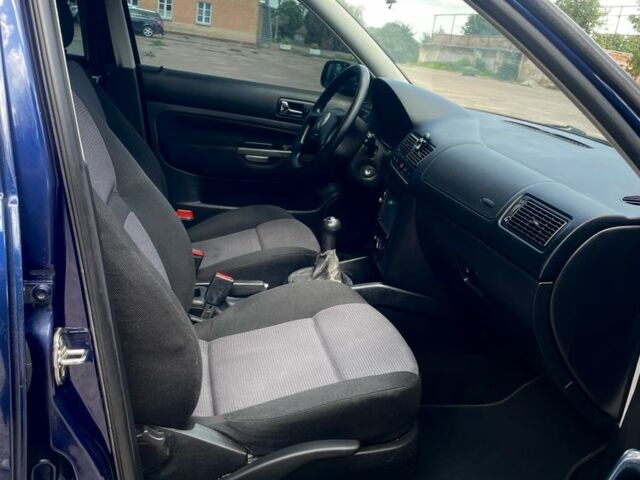 Синий Фольксваген Гольф, объемом двигателя 1.6 л и пробегом 230 тыс. км за 4199 $, фото 8 на Automoto.ua