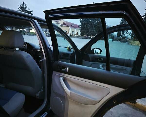 Синій Фольксваген Гольф, об'ємом двигуна 1.39 л та пробігом 325 тис. км за 3500 $, фото 24 на Automoto.ua