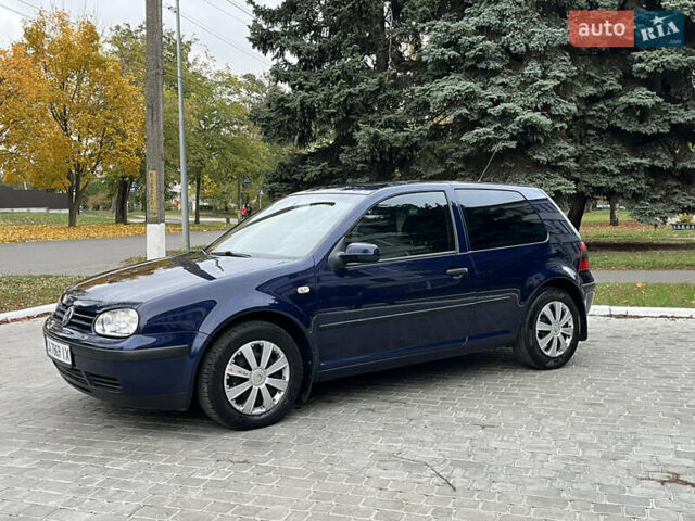 Синий Фольксваген Гольф, объемом двигателя 1.39 л и пробегом 233 тыс. км за 3850 $, фото 15 на Automoto.ua