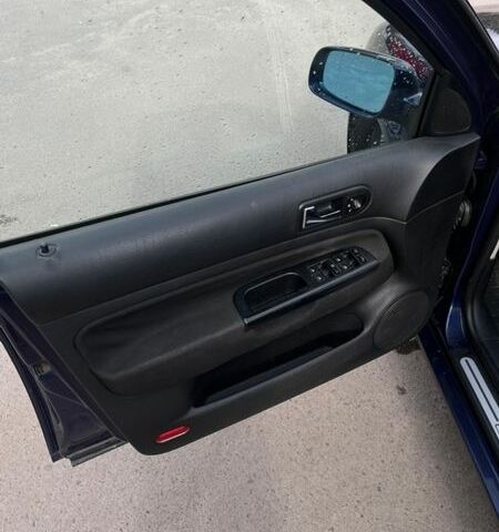 Синий Фольксваген Гольф, объемом двигателя 1.6 л и пробегом 345 тыс. км за 4200 $, фото 8 на Automoto.ua