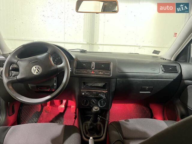 Синій Фольксваген Гольф, об'ємом двигуна 1.39 л та пробігом 169 тис. км за 4000 $, фото 12 на Automoto.ua