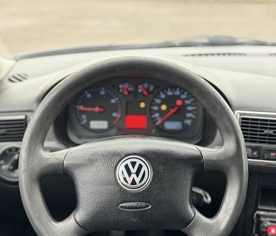 Синий Фольксваген Гольф, объемом двигателя 1.9 л и пробегом 300 тыс. км за 1900 $, фото 13 на Automoto.ua