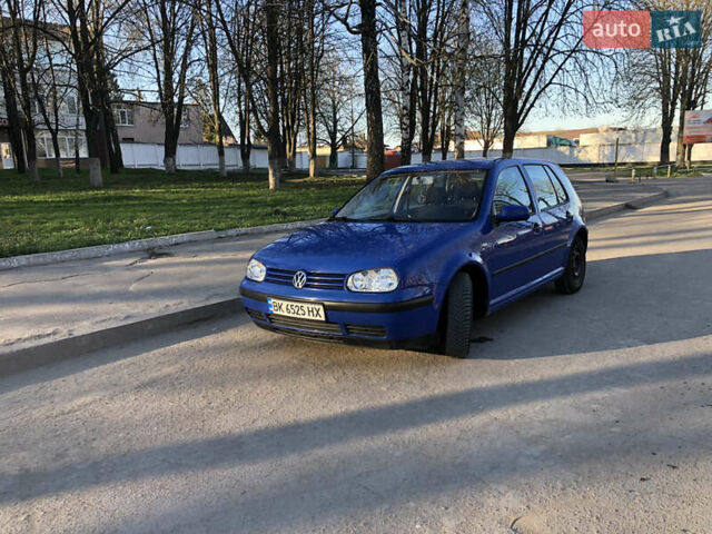 Синий Фольксваген Гольф, объемом двигателя 1.4 л и пробегом 200 тыс. км за 3900 $, фото 4 на Automoto.ua