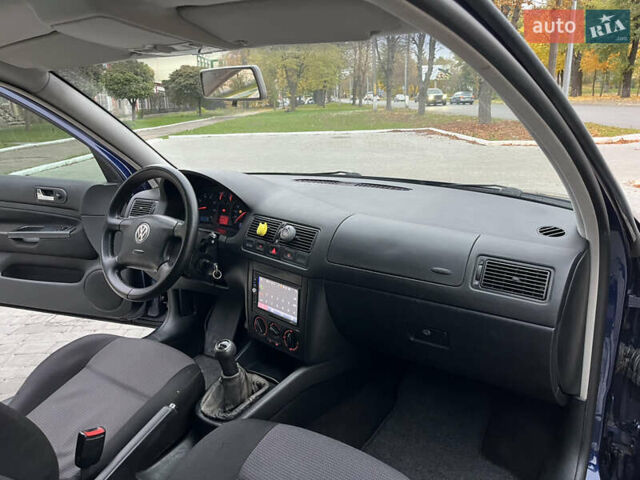 Синий Фольксваген Гольф, объемом двигателя 1.39 л и пробегом 233 тыс. км за 3850 $, фото 49 на Automoto.ua