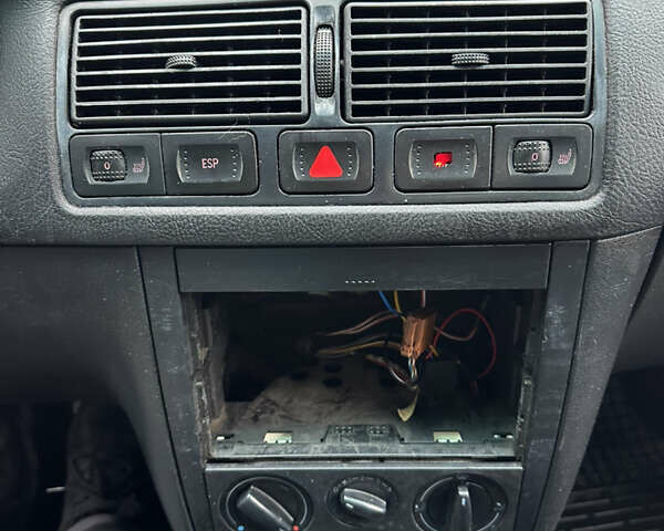 Синий Фольксваген Гольф, объемом двигателя 1.9 л и пробегом 337 тыс. км за 2850 $, фото 55 на Automoto.ua