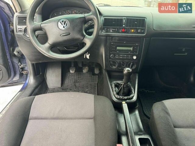 Синий Фольксваген Гольф, объемом двигателя 1.9 л и пробегом 340 тыс. км за 4200 $, фото 4 на Automoto.ua