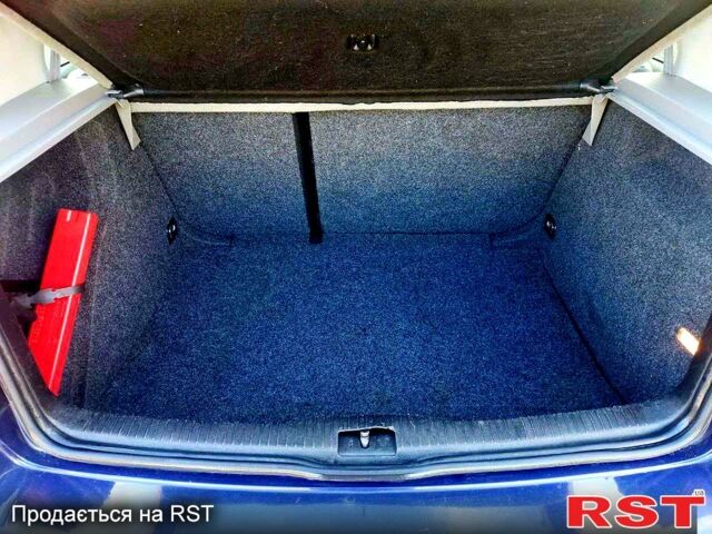 Фольксваген Гольф 2001 в Новорад-Волынском на Automoto.ua Синий Фольксваген Гольф, объемом двигателя 1.4 л и пробегом 220 тыс. км за 3850 $, фото 1 на Automoto.ua