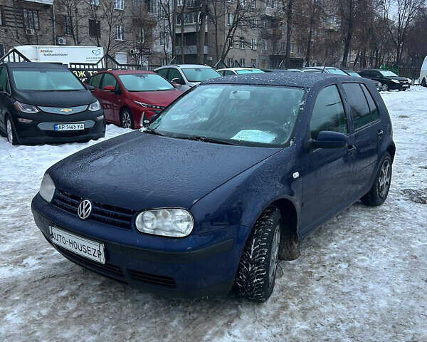 Синий Фольксваген Гольф, объемом двигателя 1.39 л и пробегом 167 тыс. км за 4000 $, фото 1 на Automoto.ua