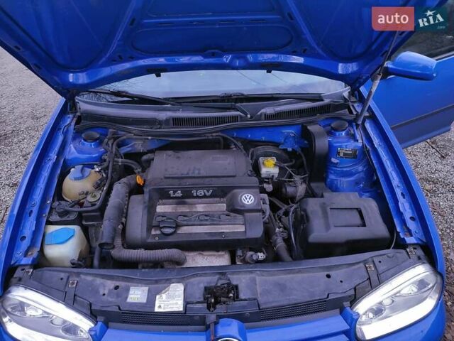Синий Фольксваген Гольф, объемом двигателя 1.39 л и пробегом 216 тыс. км за 4200 $, фото 11 на Automoto.ua