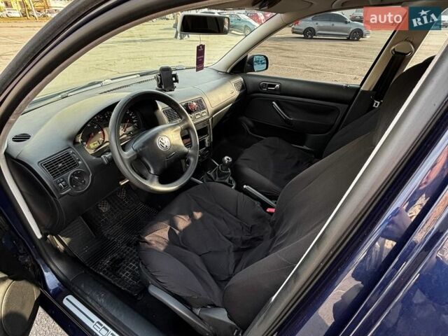 Синий Фольксваген Гольф, объемом двигателя 1.39 л и пробегом 242 тыс. км за 3300 $, фото 9 на Automoto.ua