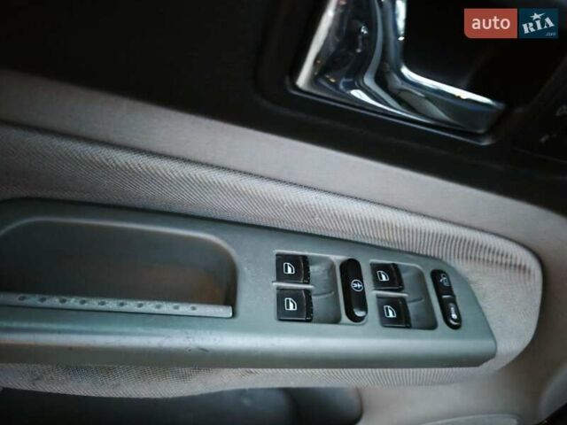 Синій Фольксваген Гольф, об'ємом двигуна 1.39 л та пробігом 325 тис. км за 3500 $, фото 29 на Automoto.ua