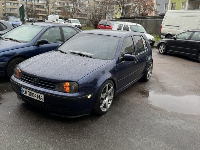 Синий Фольксваген Гольф, объемом двигателя 1.6 л и пробегом 290 тыс. км за 5000 $, фото 1 на Automoto.ua