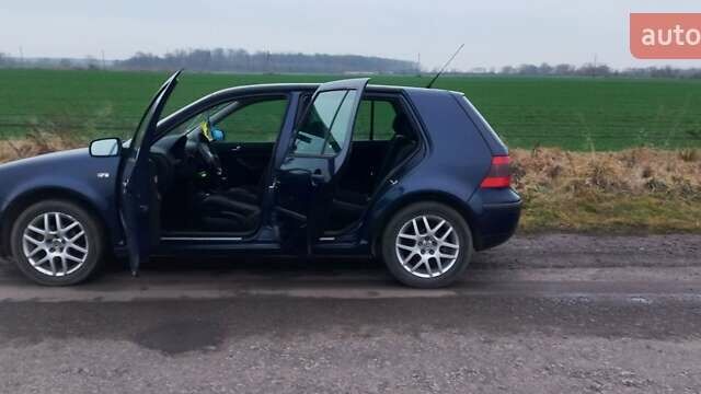 Синій Фольксваген Гольф, об'ємом двигуна 1.6 л та пробігом 220 тис. км за 4000 $, фото 3 на Automoto.ua