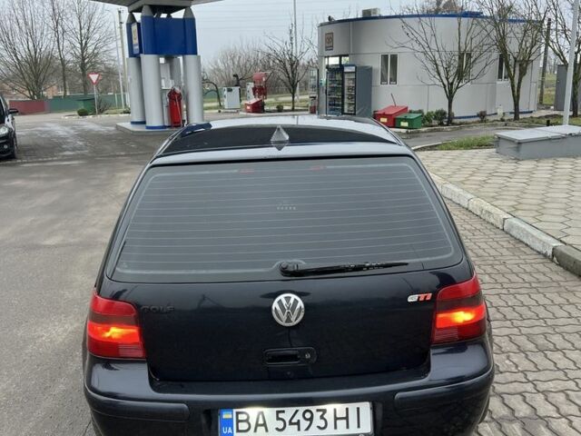 Синий Фольксваген Гольф, объемом двигателя 2 л и пробегом 286 тыс. км за 4450 $, фото 4 на Automoto.ua