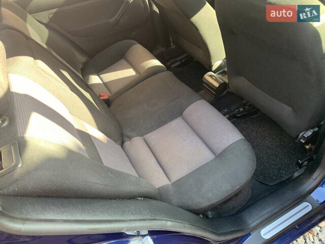 Синий Фольксваген Гольф, объемом двигателя 1.39 л и пробегом 156 тыс. км за 5500 $, фото 2 на Automoto.ua