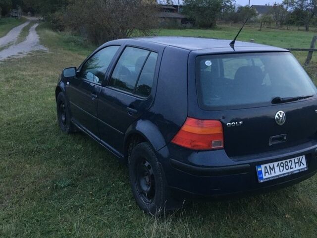 Синий Фольксваген Гольф, объемом двигателя 1.6 л и пробегом 363 тыс. км за 3500 $, фото 5 на Automoto.ua