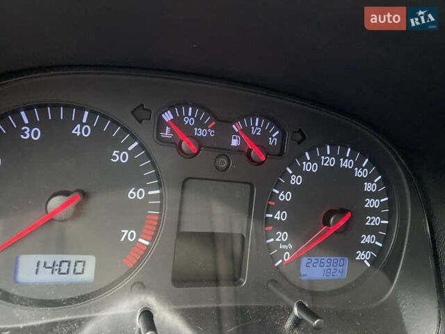 Синий Фольксваген Гольф, объемом двигателя 1.6 л и пробегом 226 тыс. км за 4800 $, фото 25 на Automoto.ua