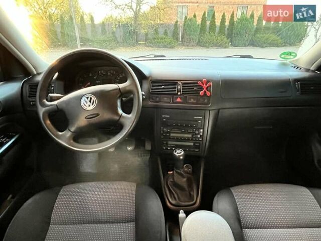 Синий Фольксваген Гольф, объемом двигателя 1.6 л и пробегом 188 тыс. км за 4850 $, фото 5 на Automoto.ua