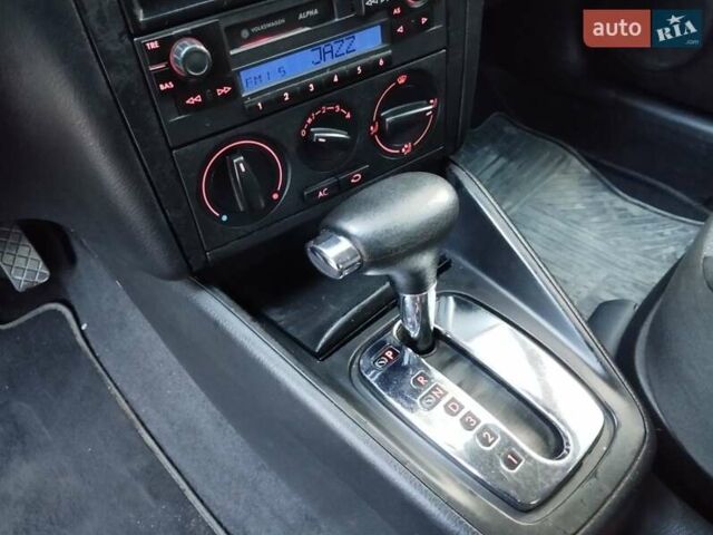 Синий Фольксваген Гольф, объемом двигателя 1.6 л и пробегом 190 тыс. км за 4390 $, фото 24 на Automoto.ua