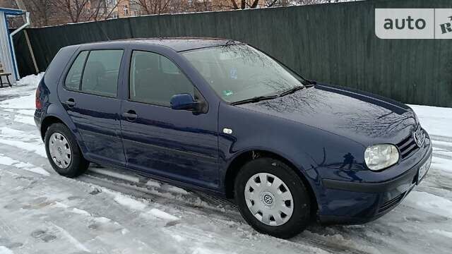 Синий Фольксваген Гольф, объемом двигателя 1.39 л и пробегом 190 тыс. км за 4500 $, фото 2 на Automoto.ua