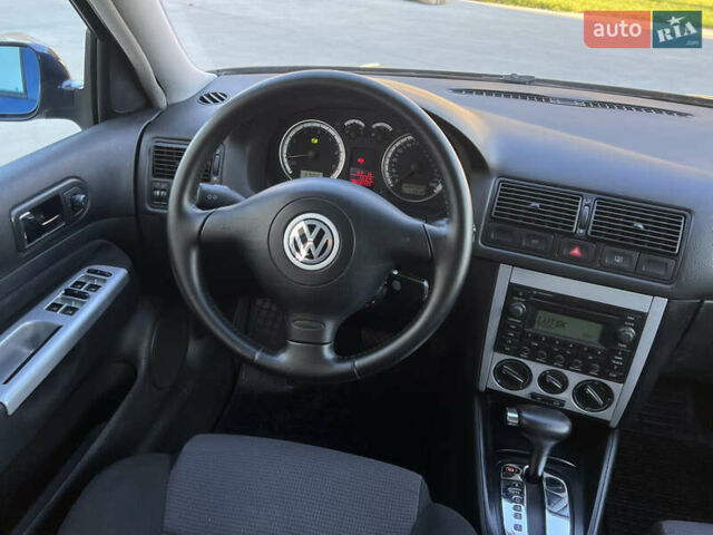 Синий Фольксваген Гольф, объемом двигателя 1.6 л и пробегом 284 тыс. км за 5350 $, фото 136 на Automoto.ua