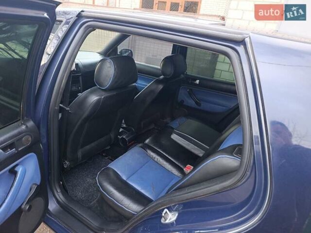 Синий Фольксваген Гольф, объемом двигателя 1.4 л и пробегом 350 тыс. км за 2950 $, фото 5 на Automoto.ua