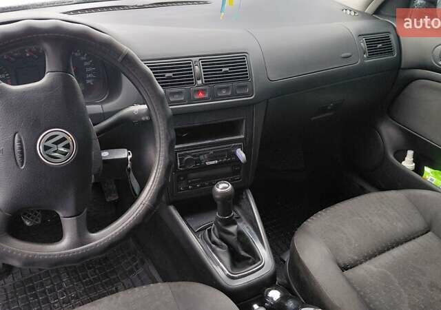 Синий Фольксваген Гольф, объемом двигателя 1.6 л и пробегом 259 тыс. км за 4000 $, фото 25 на Automoto.ua