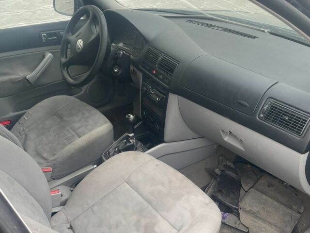 Синий Фольксваген Гольф, объемом двигателя 1.4 л и пробегом 200 тыс. км за 712 $, фото 6 на Automoto.ua