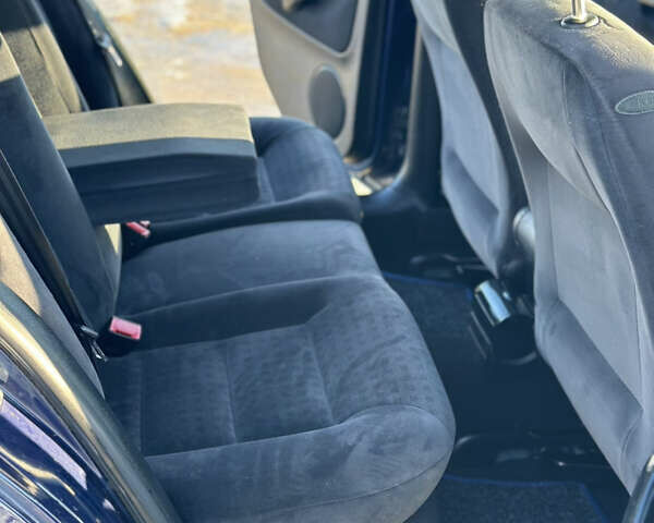 Синий Фольксваген Гольф, объемом двигателя 1.6 л и пробегом 256 тыс. км за 4499 $, фото 30 на Automoto.ua