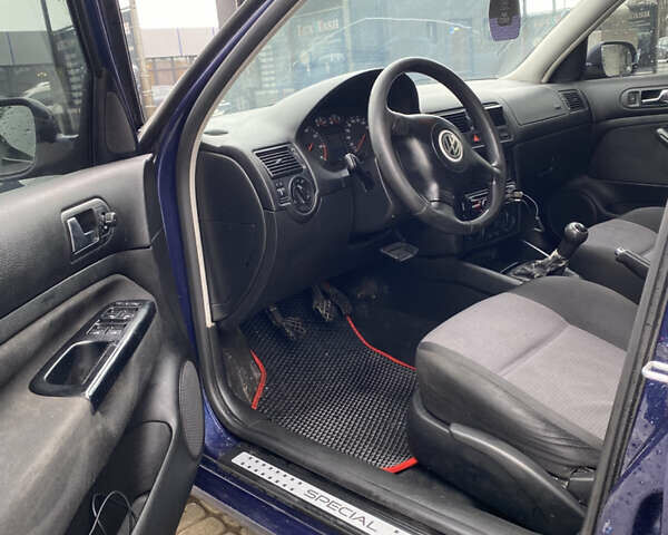 Синий Фольксваген Гольф, объемом двигателя 1.39 л и пробегом 356 тыс. км за 2799 $, фото 22 на Automoto.ua