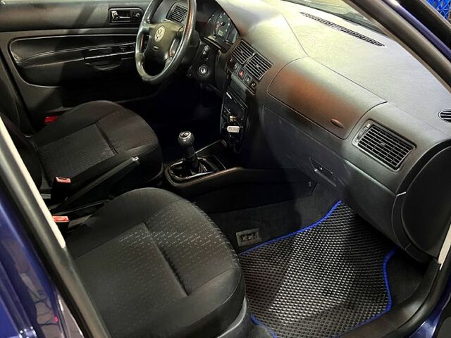 Синій Фольксваген Гольф, об'ємом двигуна 1.6 л та пробігом 290 тис. км за 4600 $, фото 11 на Automoto.ua