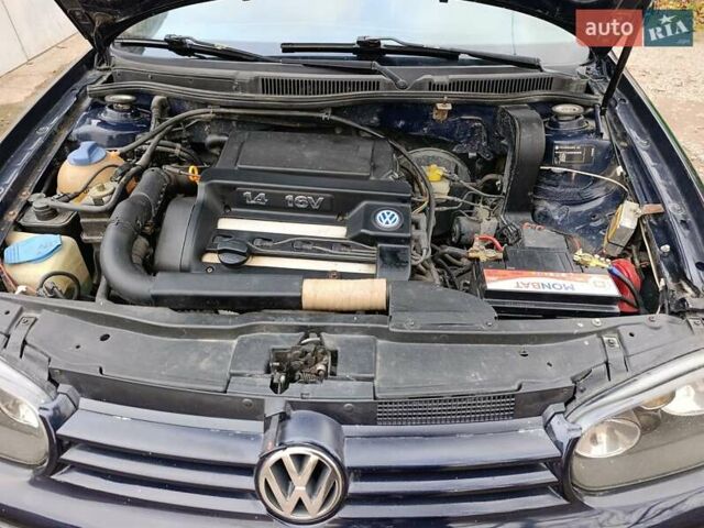 Синий Фольксваген Гольф, объемом двигателя 1.4 л и пробегом 350 тыс. км за 2950 $, фото 4 на Automoto.ua