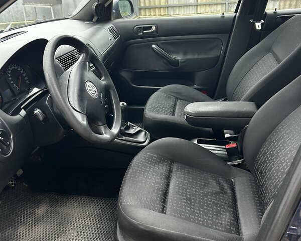 Синий Фольксваген Гольф, объемом двигателя 1.6 л и пробегом 288 тыс. км за 4400 $, фото 8 на Automoto.ua