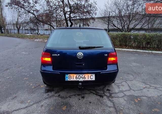 Синий Фольксваген Гольф, объемом двигателя 1.6 л и пробегом 225 тыс. км за 4700 $, фото 1 на Automoto.ua