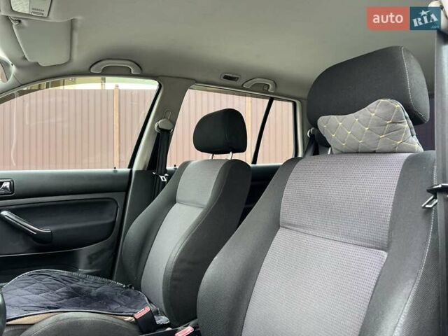 Синій Фольксваген Гольф, об'ємом двигуна 1.6 л та пробігом 315 тис. км за 3850 $, фото 25 на Automoto.ua