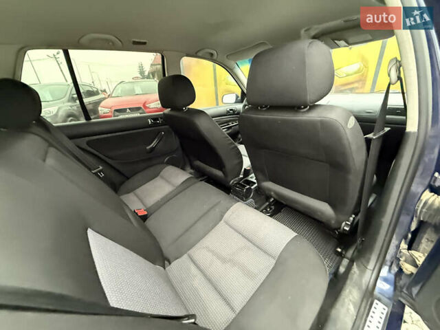 Синий Фольксваген Гольф, объемом двигателя 1.39 л и пробегом 283 тыс. км за 3999 $, фото 2 на Automoto.ua