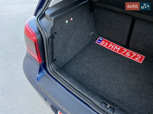 Синий Фольксваген Гольф, объемом двигателя 1.6 л и пробегом 284 тыс. км за 5350 $, фото 77 на Automoto.ua