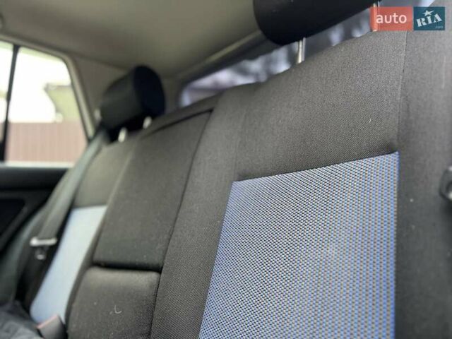 Синій Фольксваген Гольф, об'ємом двигуна 1.6 л та пробігом 315 тис. км за 3850 $, фото 31 на Automoto.ua