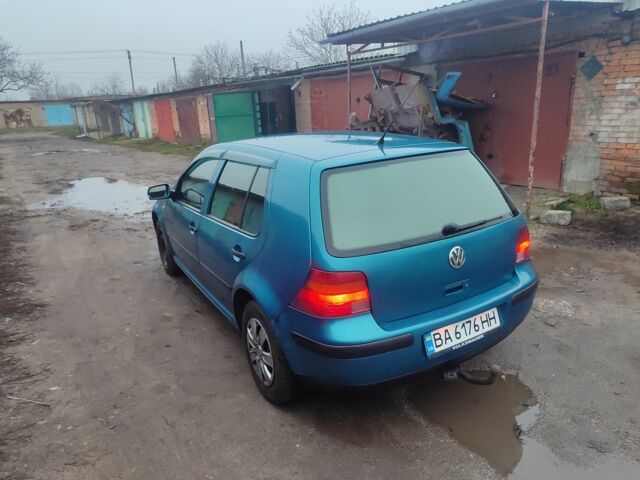 Синий Фольксваген Гольф, объемом двигателя 1.4 л и пробегом 320 тыс. км за 3000 $, фото 6 на Automoto.ua
