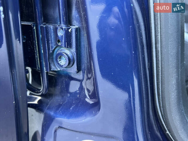 Синий Фольксваген Гольф, объемом двигателя 1.6 л и пробегом 284 тыс. км за 5350 $, фото 86 на Automoto.ua