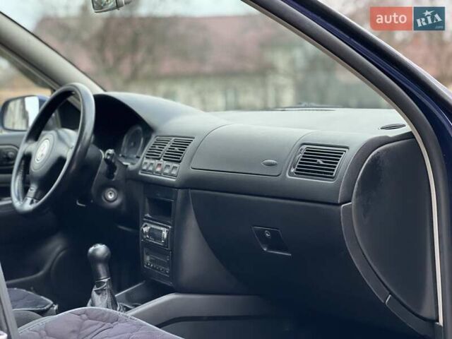 Синій Фольксваген Гольф, об'ємом двигуна 1.6 л та пробігом 315 тис. км за 3850 $, фото 34 на Automoto.ua