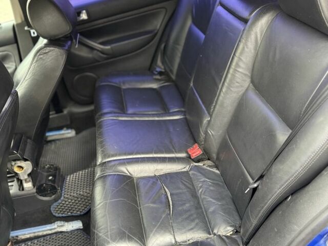 Синий Фольксваген Гольф, объемом двигателя 1.9 л и пробегом 300 тыс. км за 2900 $, фото 12 на Automoto.ua