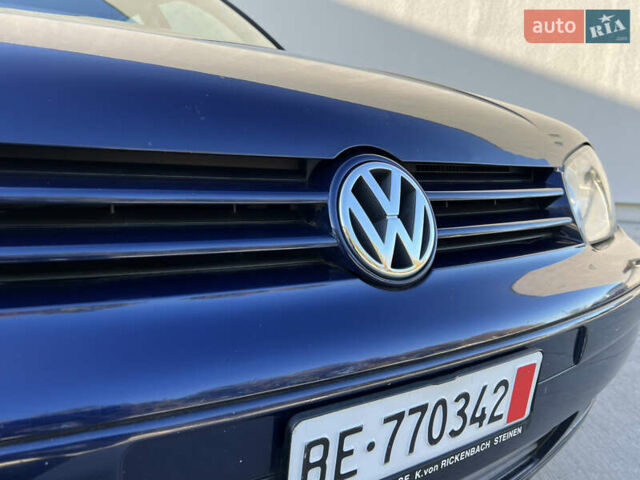 Синий Фольксваген Гольф, объемом двигателя 1.6 л и пробегом 284 тыс. км за 5350 $, фото 30 на Automoto.ua