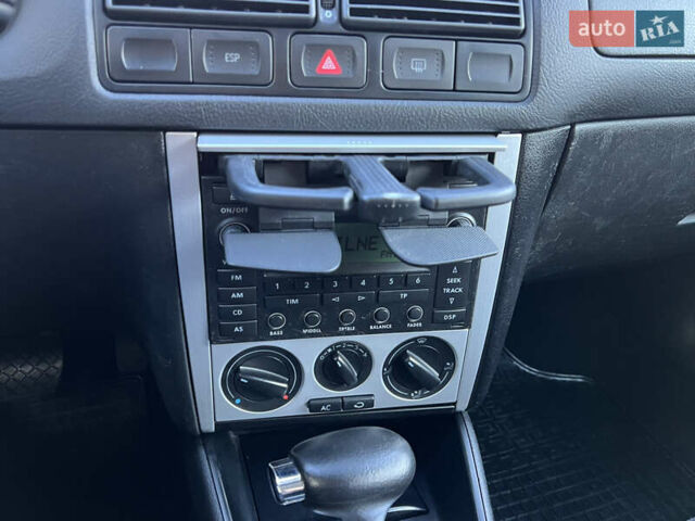 Синий Фольксваген Гольф, объемом двигателя 1.6 л и пробегом 284 тыс. км за 5350 $, фото 131 на Automoto.ua