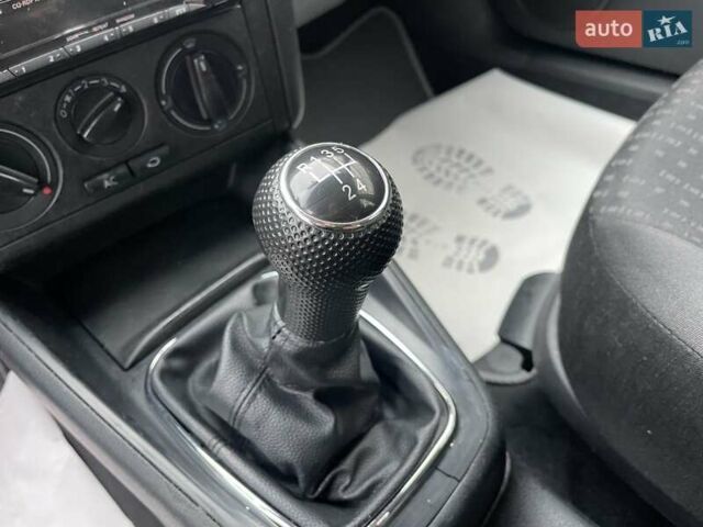 Синий Фольксваген Гольф, объемом двигателя 1.39 л и пробегом 220 тыс. км за 5150 $, фото 17 на Automoto.ua